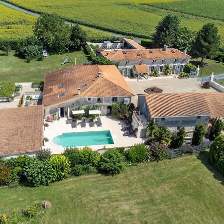 Domaine Chez Les Rois Bed and Breakfast Berneuil  Exteriör bild